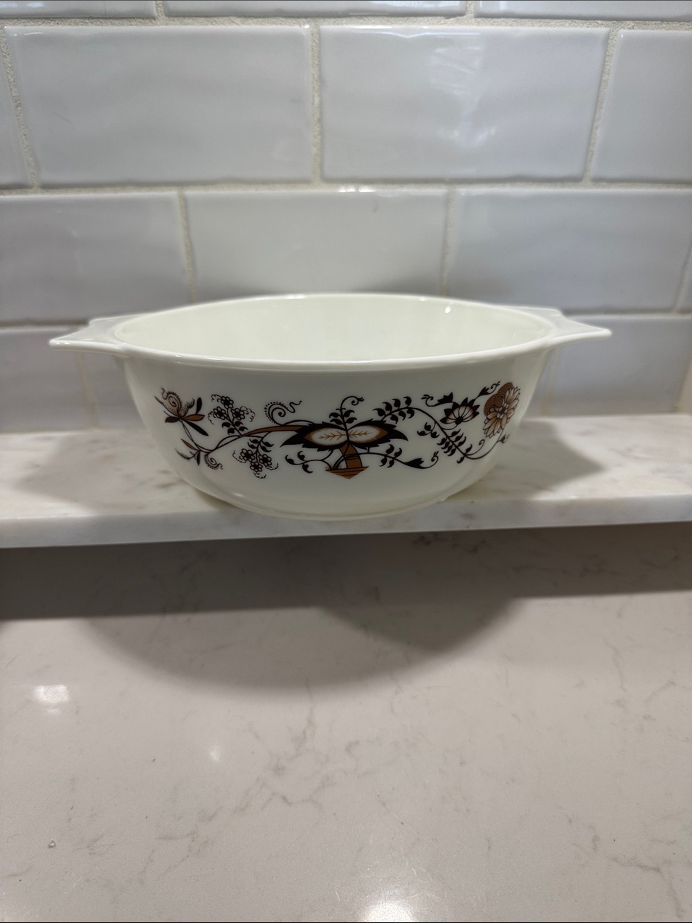 Vintage 80's PYREX England
Casserole Dish Bowl Brown Floral
Vine 8"X 3" EUC
